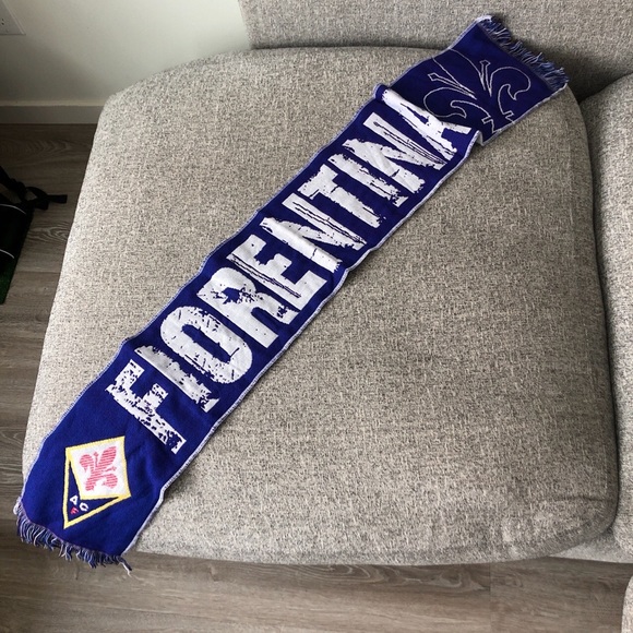 Florentina scarf - Picture 2 of 3